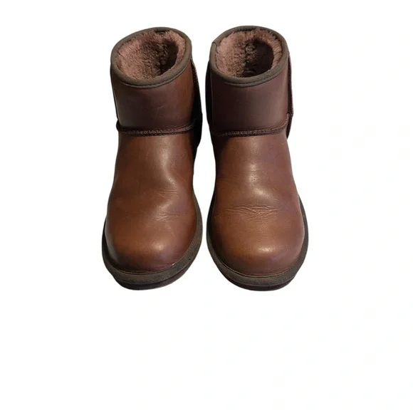 L.L. Bean Brown Shearling-Lined Ankle Boots Size 10 Brown Leather Cozy Warm - Picture 11 of 11